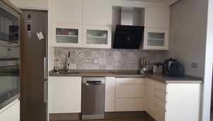 Cocina lacada blanco roto - Silestone Noka