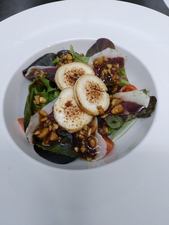 Ensalada jamón de pato y queso cabra